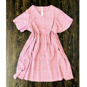 Pink short sleeve daisy print dress